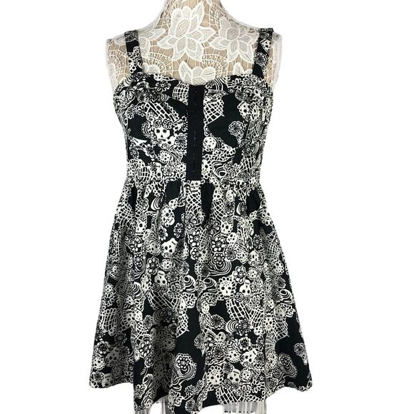 Royal bones sleeveless dress skulls & corset front, black and white size small - Picture 1 of 12